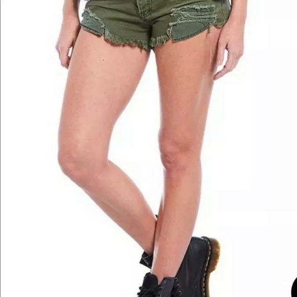 Free People Loving Good Vibration Frayed Hem short - Picture 2 of 3
